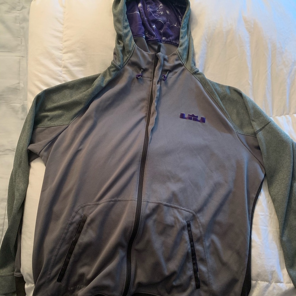 Lebron Active LightJacket